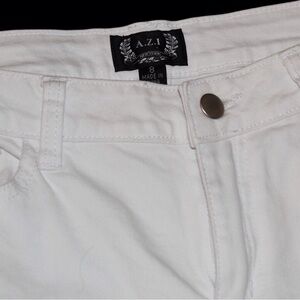 Women's White Jeans crop with bottom fring